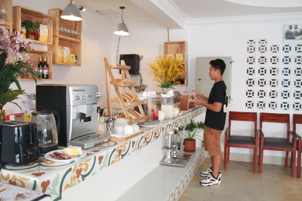 White Corner Hotel Phnom Penh Exterior photo